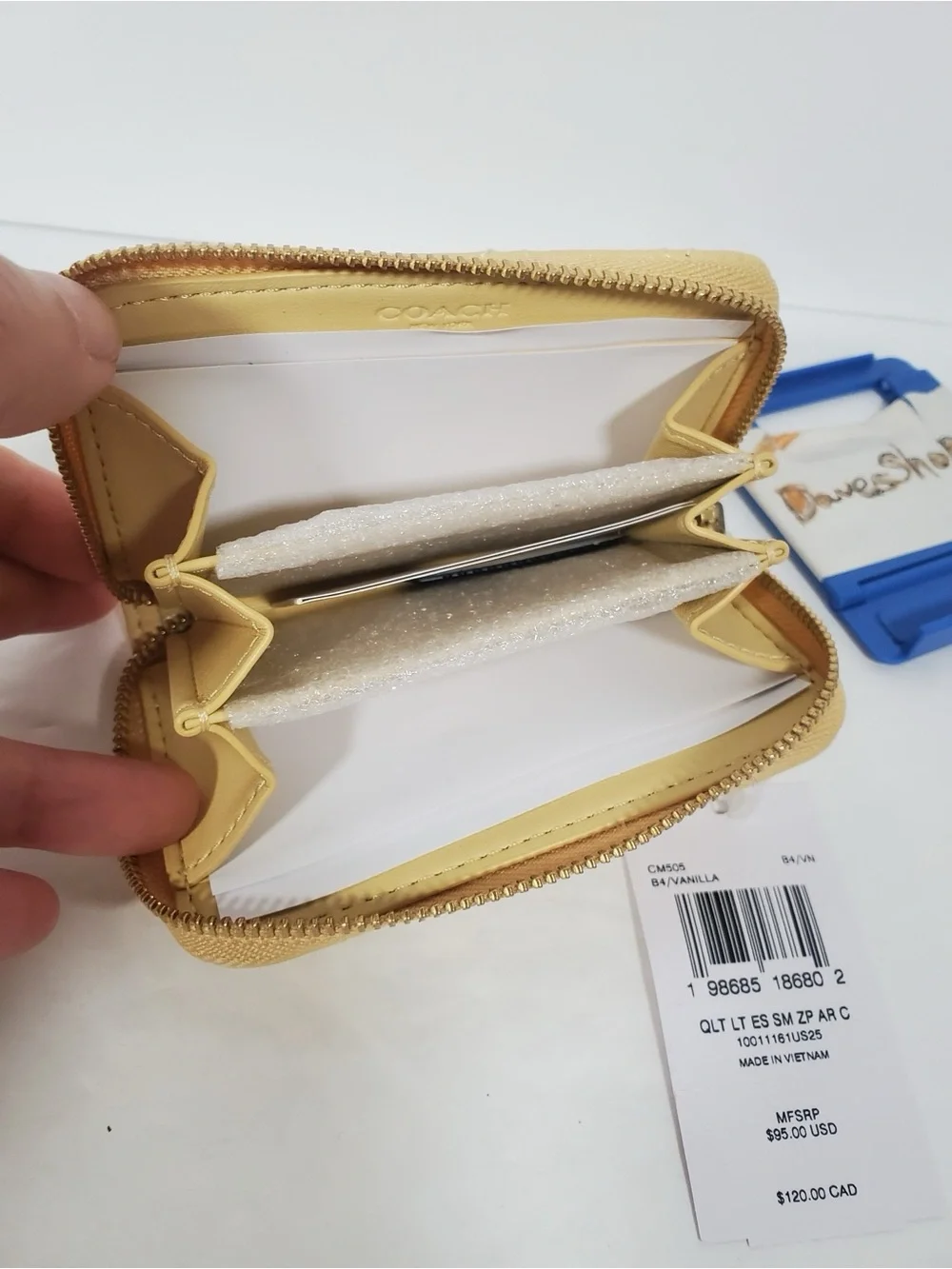Coach Essential Small Zip Around Card Case With Pillow Quilting NWT
